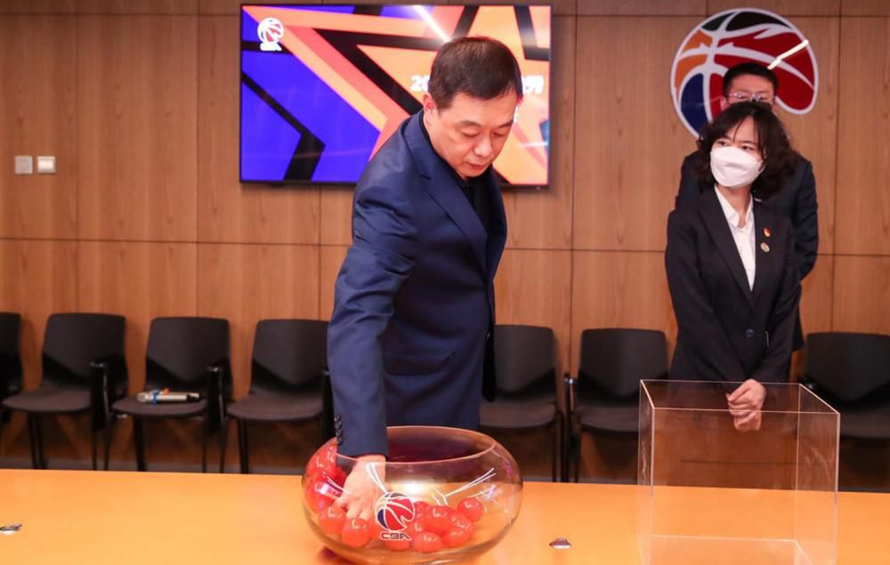 【比赛关键事件】第12分钟，乔-戈麦斯在右路送出传中，路易斯-迪亚斯中路跟进头球攻门得手，利物浦1-0LASK林茨。